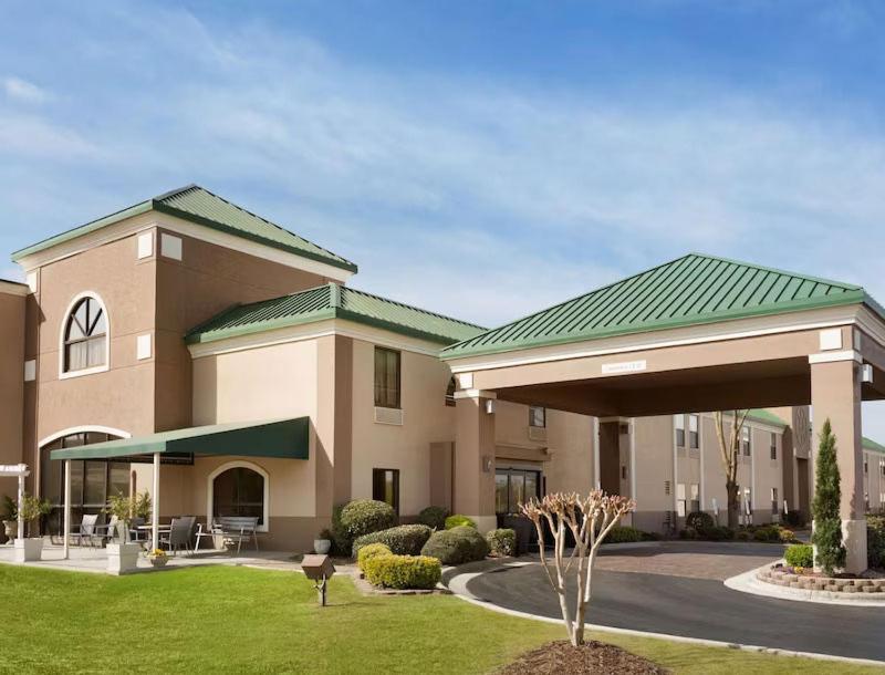 Spark By Hilton Spring Lake Fayetteville エクステリア 写真